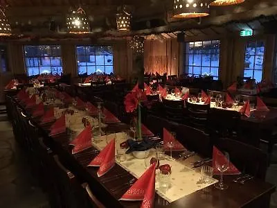 Rukan Salonki